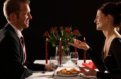Das Candle-Light Dinner in der VINERIA Nürnberg ist ein romantisches kulinarisches Erlebnis.